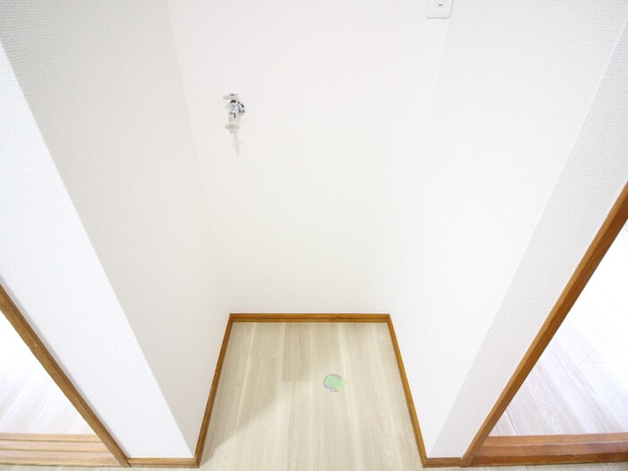 物件内観写真14　(洗濯機置場)