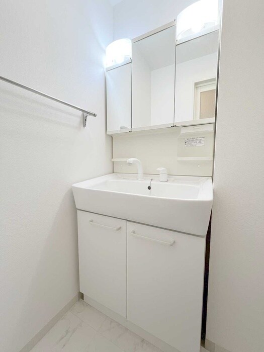 物件内観写真11　(洗面)