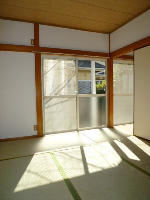 物件内観写真7　(室内からの展望)