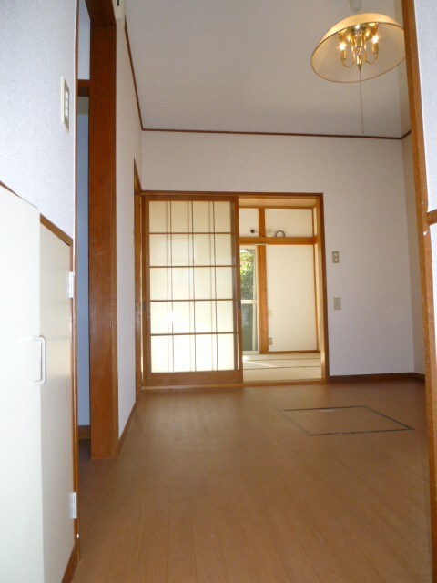 物件内観写真9　(廊下)