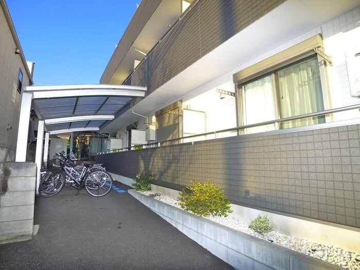 物件外観写真3　(駐輪場)