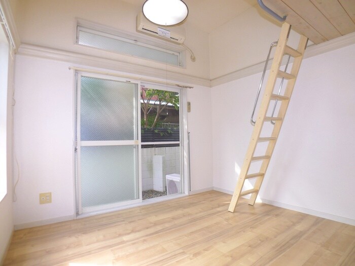 物件内観写真3　(居室)