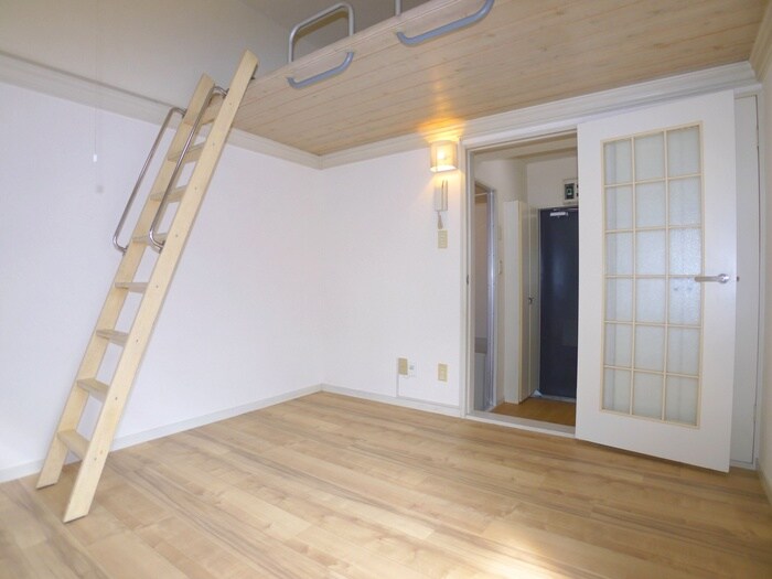 物件内観写真4　(室内からの展望)