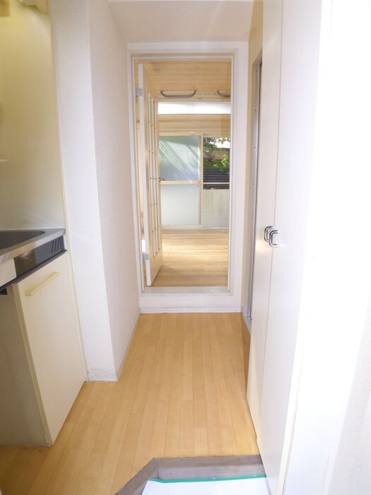 物件内観写真12　(玄関)