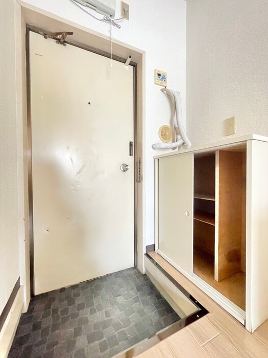 物件内観写真13　(玄関)