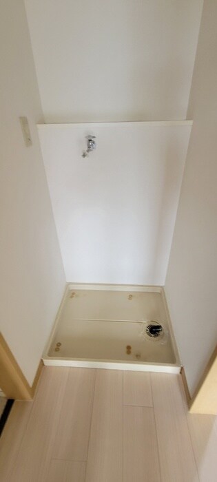 物件内観写真7　(洗濯機置場)