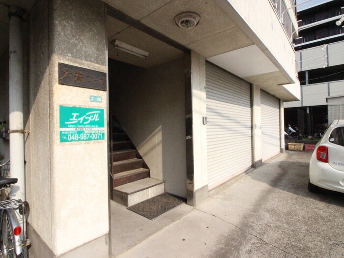 物件外観写真4　(エントランス部分)