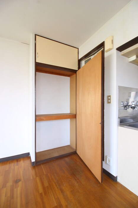 物件内観写真10　(収納)