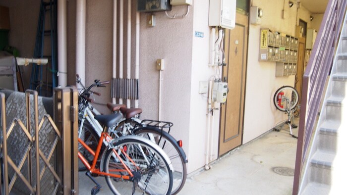物件外観写真2　(駐輪場)