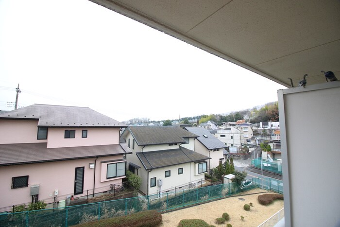 物件内観写真12　(室内からの展望)