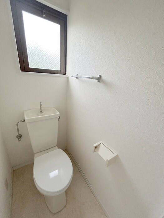 物件内観写真12　(トイレ)