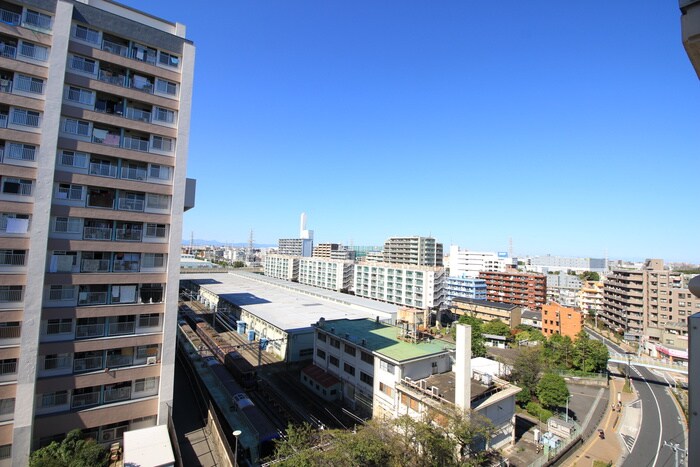 物件内観写真16　(室内からの展望)