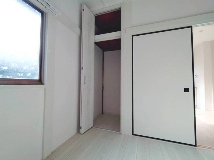 物件内観写真18　(収納)