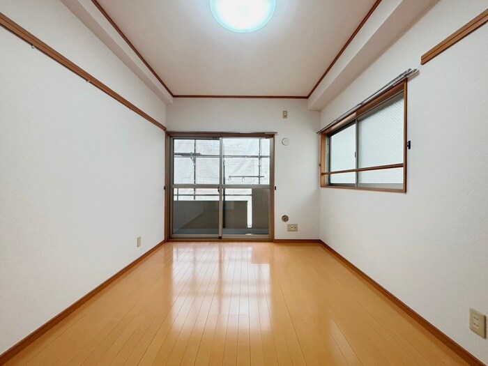 物件内観写真4　(居室)