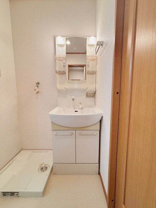 物件内観写真8　(洗面)