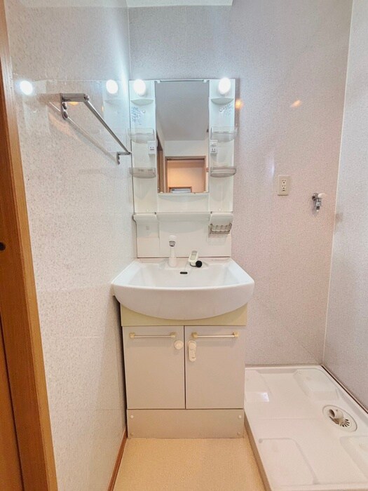 物件内観写真8　(洗面)