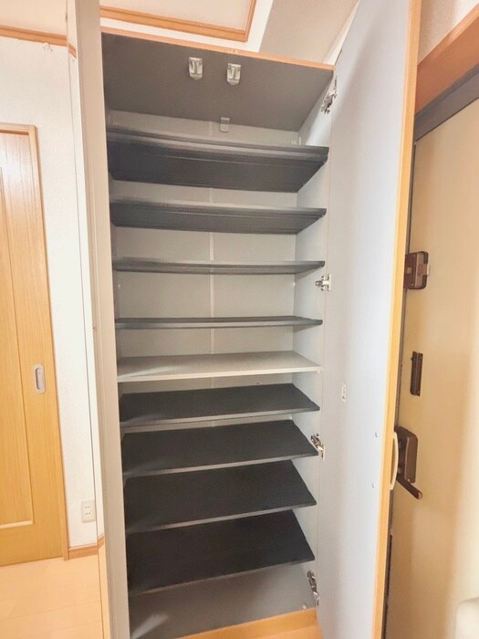 物件内観写真11　(靴箱)