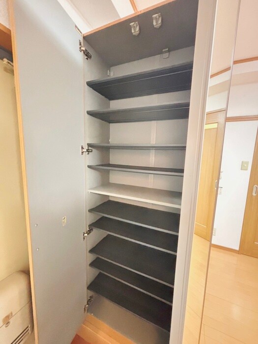 物件内観写真12　(靴箱)