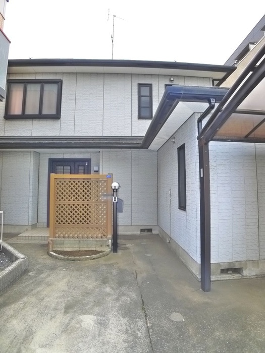 旭町2丁目戸建のエントランス部分