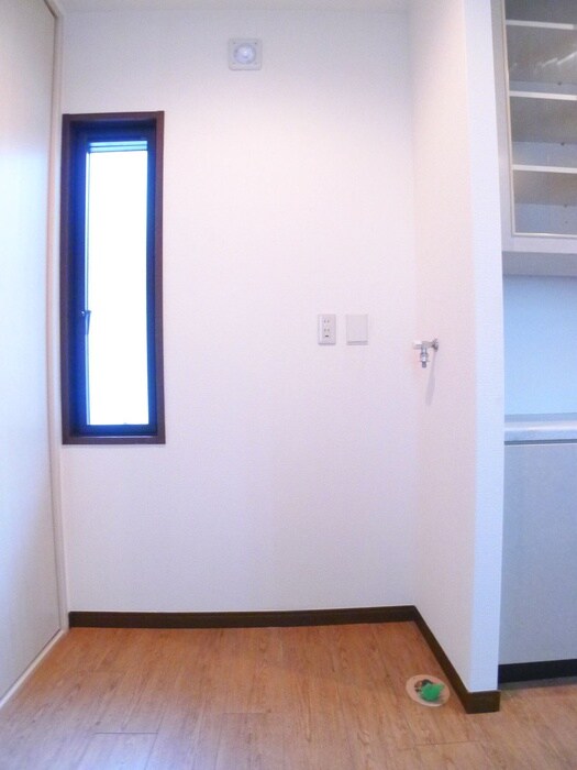 旭町2丁目戸建の洗濯機置場