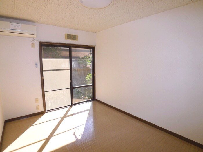 物件内観写真10　(居室)