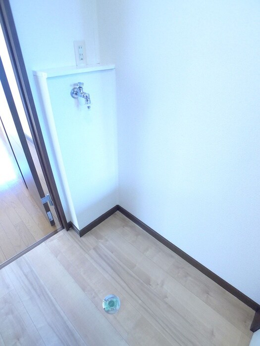 物件内観写真22　(洗濯機置場)