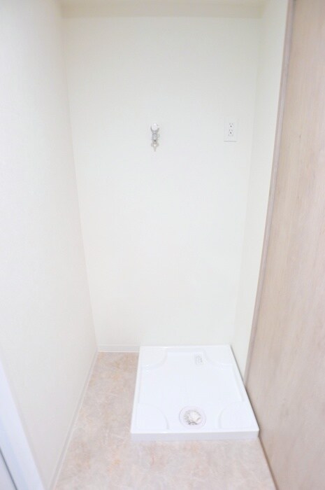 物件内観写真14　(洗濯機置場)