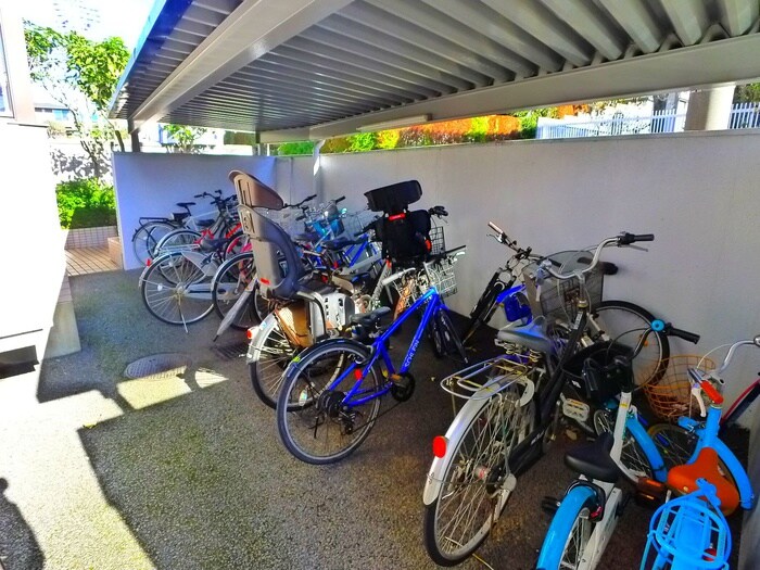 物件外観写真5　(駐輪場)