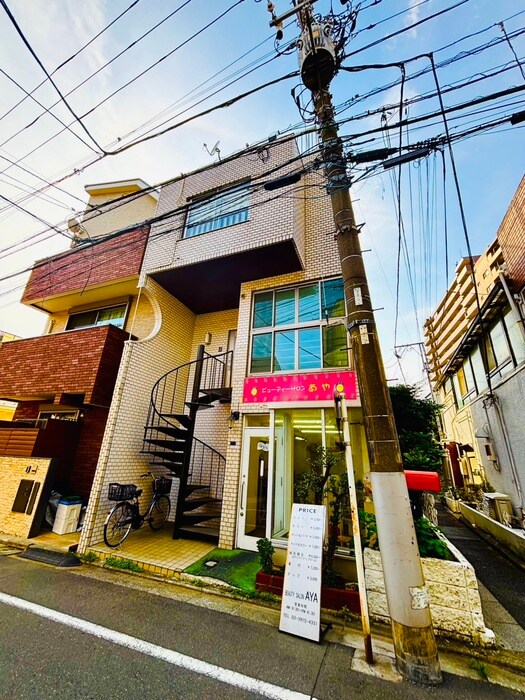 物件外観写真4　(エントランス部分)