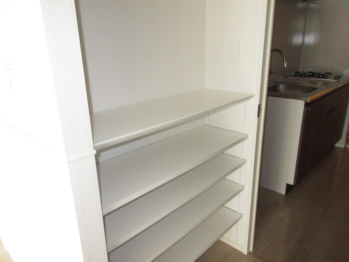 物件内観写真13　(収納)