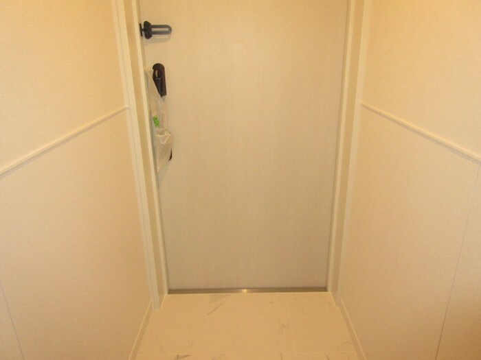 物件内観写真15　(玄関)