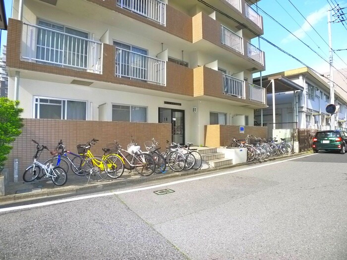 物件外観写真5　(駐輪場)