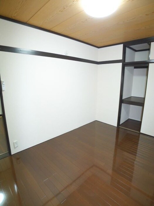 物件内観写真8　(室内からの展望)