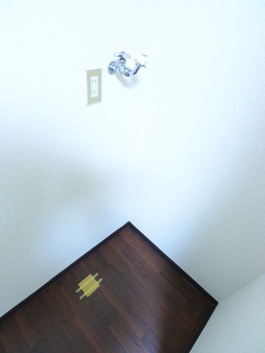 物件内観写真13　(洗濯機置場)