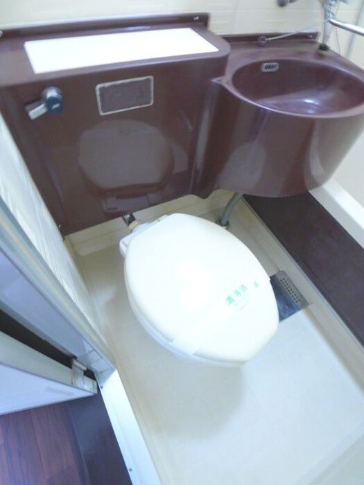 物件内観写真14　(トイレ)