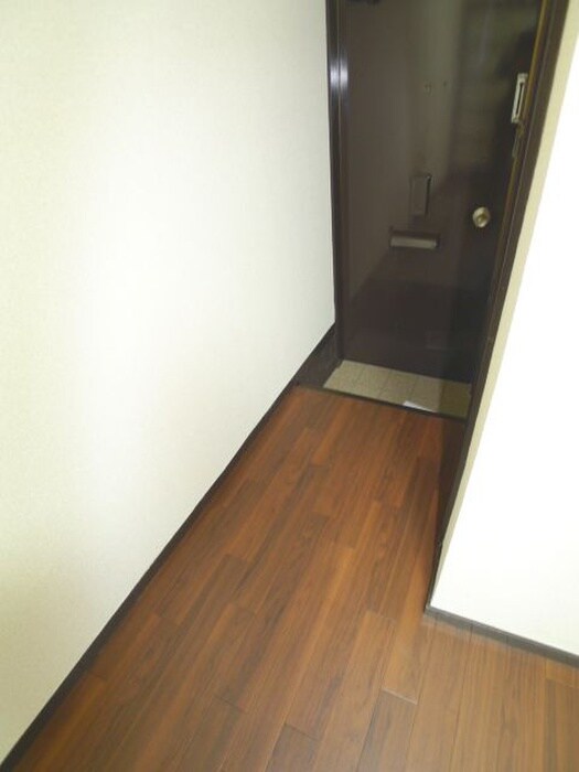 物件内観写真15　(玄関)