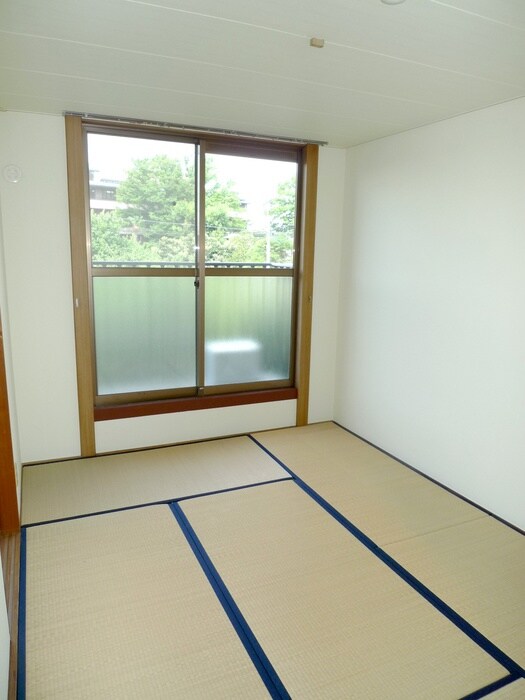 物件内観写真7　(室内からの展望)