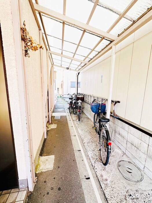 物件外観写真6　(駐輪場)