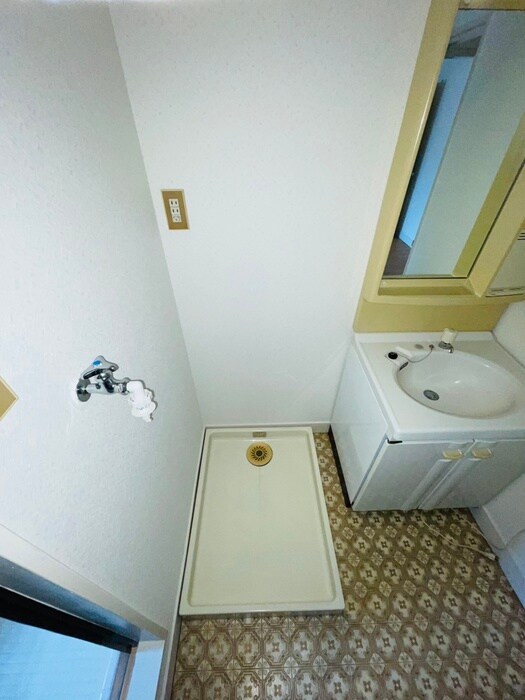 物件内観写真15　(洗濯機置場)