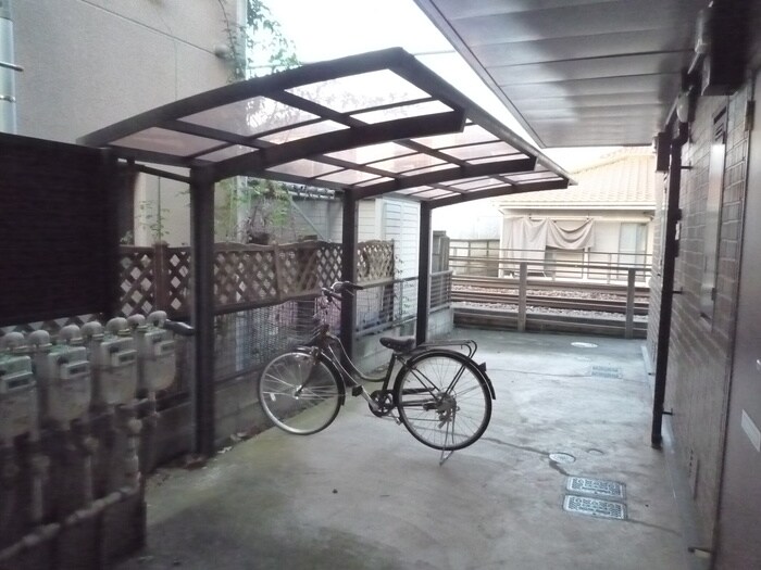 物件外観写真4　(駐輪場)