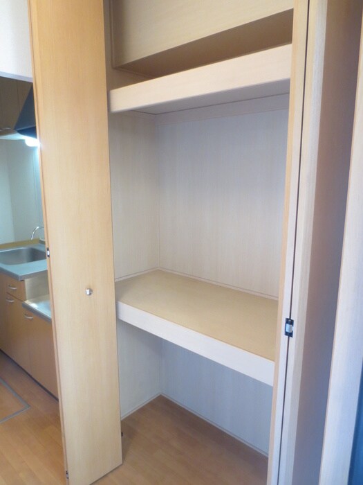 物件内観写真13　(収納)