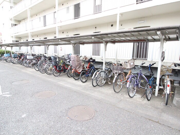 物件外観写真6　(駐輪場)