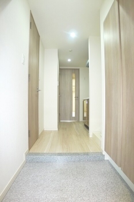 物件内観写真7　(玄関)