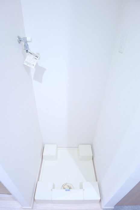 物件内観写真12　(洗濯機置場)