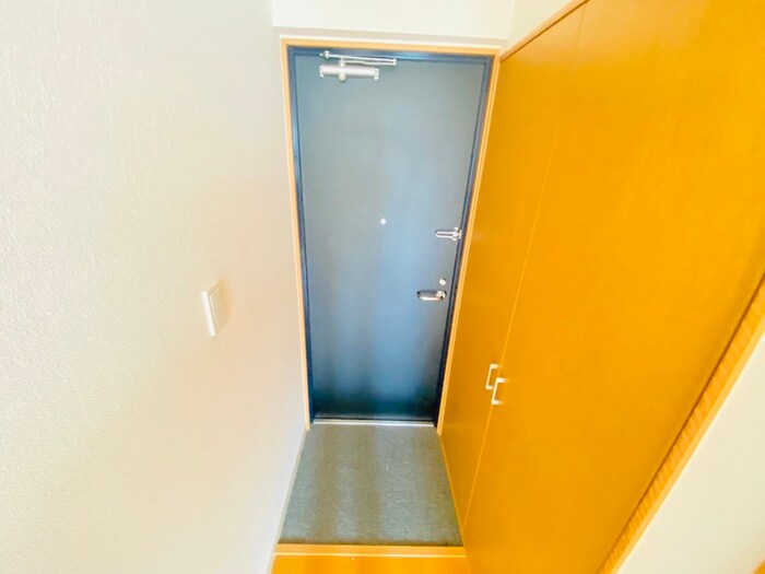 物件内観写真17　(玄関)