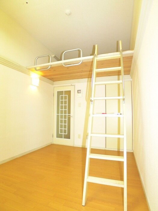 物件内観写真9　(ロフト)