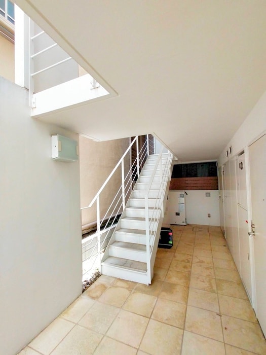 物件外観写真4　(エントランス部分)