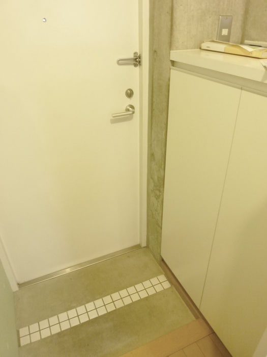 物件内観写真16　(玄関)