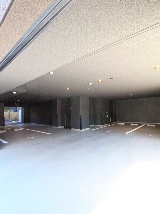 グランカーサさいたま新都心の駐車場