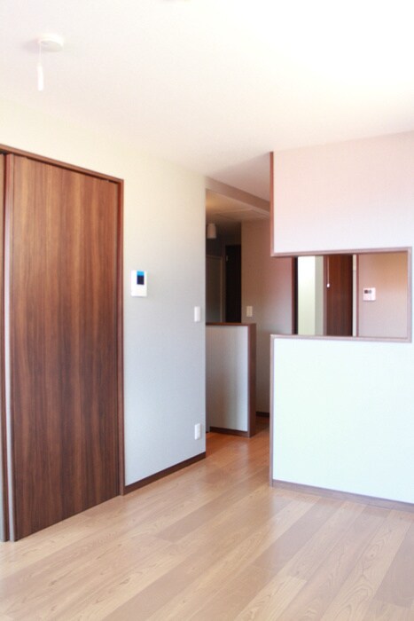 物件内観写真8　(室内からの展望)